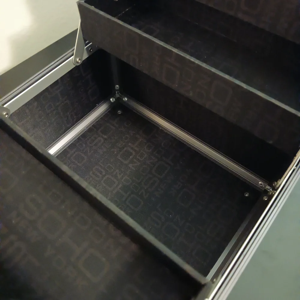 London SOHO New York Silver Makeup Organizer